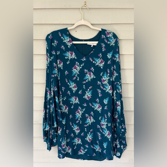 Wayf - Teal long sleeve floral dress w/ bell sleeves - Picture 2 of 4